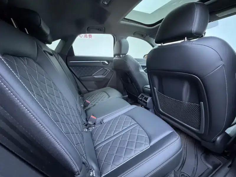 Audi Q3 Sportback 2025 quattro 45th Anniversary Edition 40 TFSI RS Package (Sports Model) — миниатюра 20