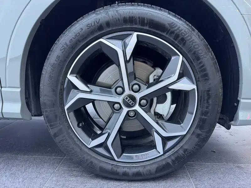 Audi Q3 Sportback 2025 quattro 45th Anniversary Edition 40 TFSI RS Package (Sports Model) — миниатюра 7