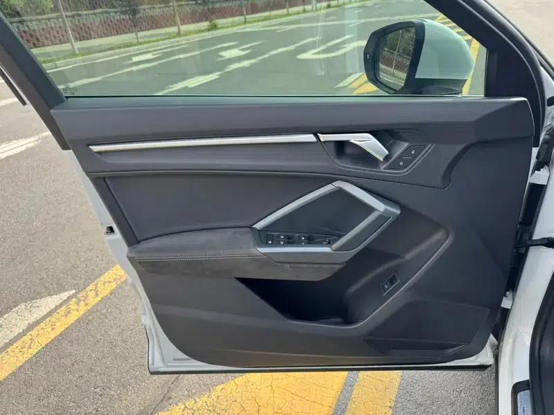 Audi Q3 Sportback 2022 35 TFSI Progressive — миниатюра 9