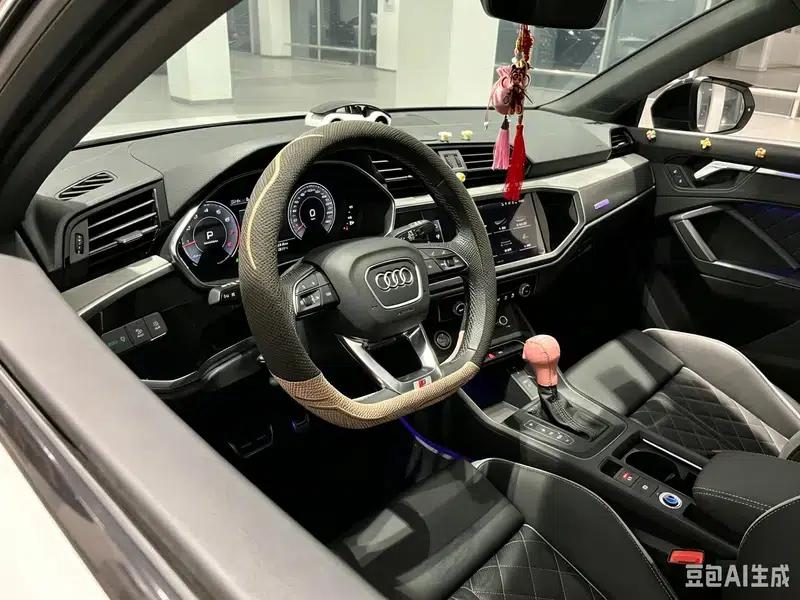Audi Q3 Sportback 2024 40 TFSI Fashion Edition — миниатюра 11