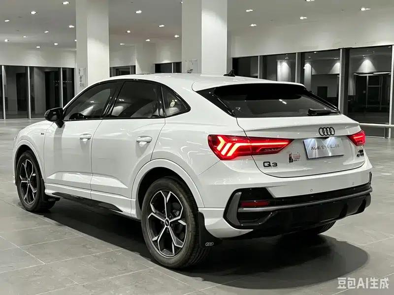 Audi Q3 Sportback 2024 40 TFSI Fashion Edition — миниатюра 4