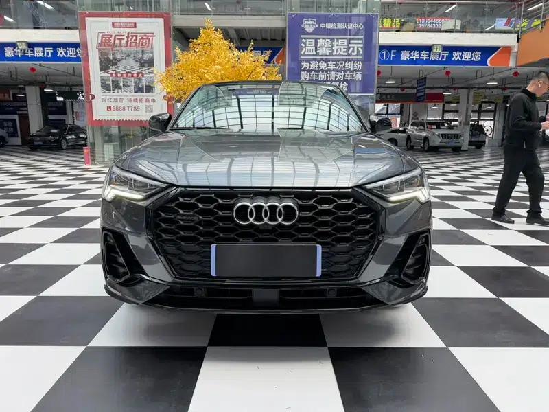 Audi Q3 Sportback 2022 45 TFSI quattro Luxury — миниатюра 2