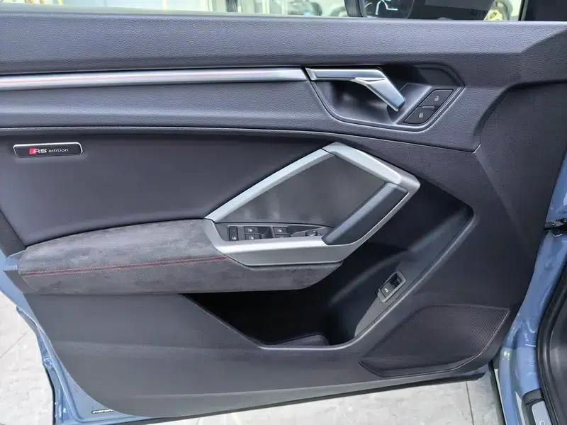 Audi Q3 Sportback 2023 40 TFSI RS Package (Extreme Performance) — миниатюра 9