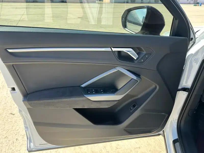 Audi Q3 Sportback 2022 40 TFSI RS Package (Sports Edition) — миниатюра 17
