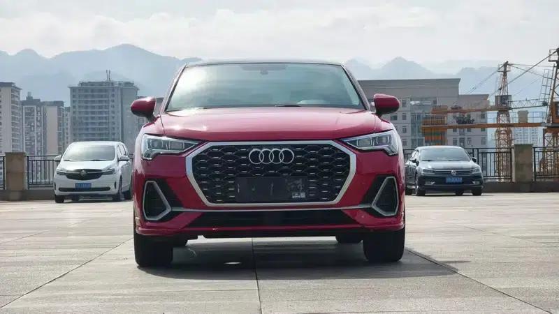 Audi Q3 Sportback 2020 35 TFSI Progressive — миниатюра 2