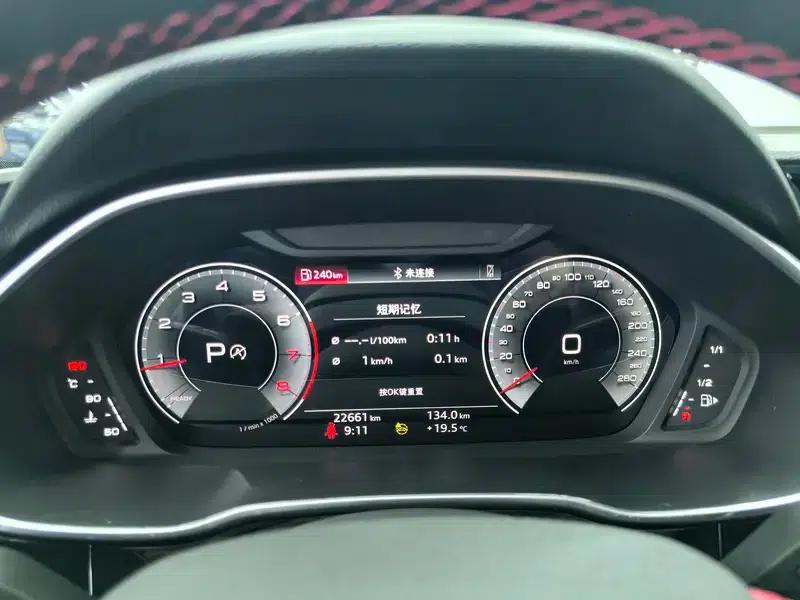 Audi Q3 Sportback 2022 40 TFSI RS Package (Sports Edition) — миниатюра 14