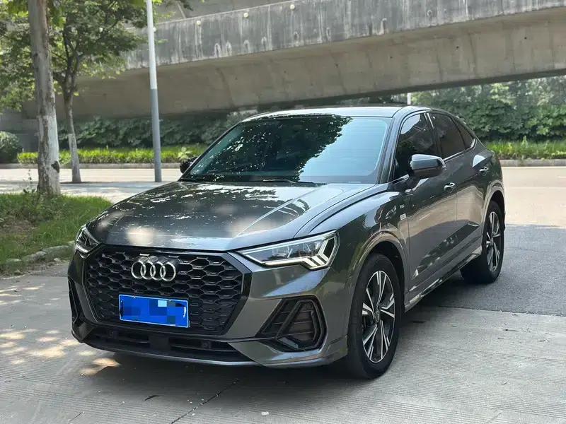 Audi Q3 Sportback 2022 40 TFSI Fashion Edition — миниатюра 1