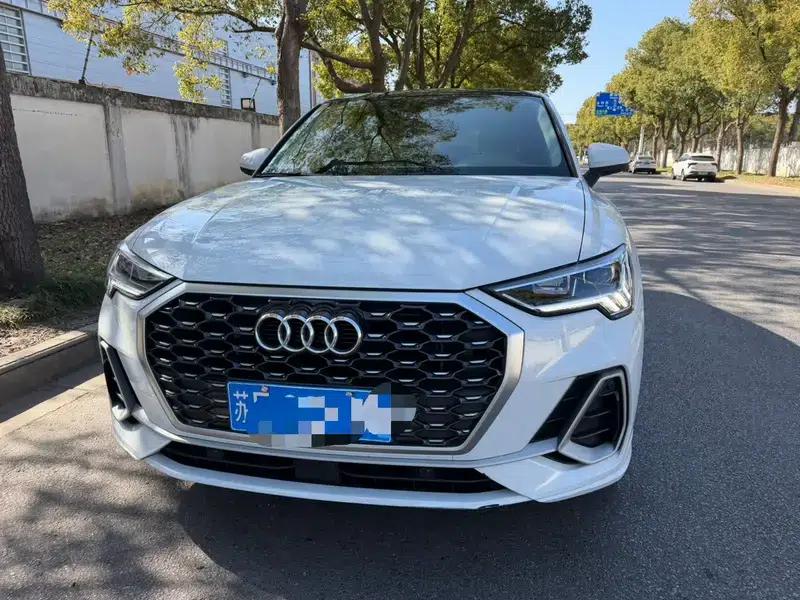 Audi Q3 Sportback 2020 40 TFSI Fashion Edition — миниатюра 2