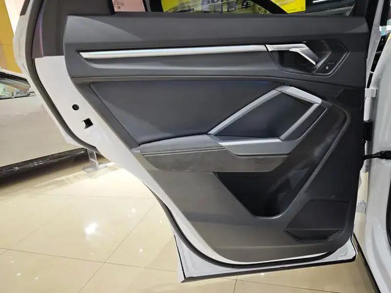 Audi Q3 Sportback 2020 40 TFSI Fashion Edition — миниатюра 10