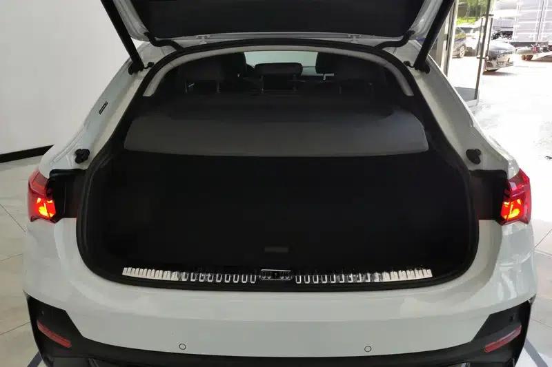Audi Q3 Sportback 2023 Facelift 40 TFSI Fashion Model — миниатюра 17