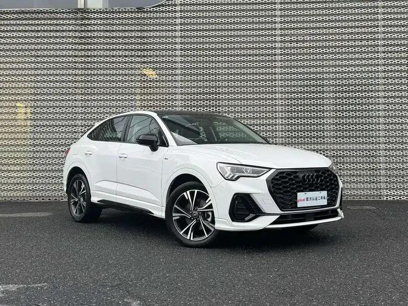 Audi Q3 Sportback 2023 Facelift 40 TFSI Fashion Model — миниатюра 3