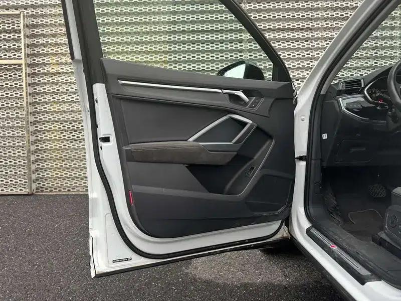 Audi Q3 Sportback 2023 Facelift 40 TFSI Fashion Model — миниатюра 8