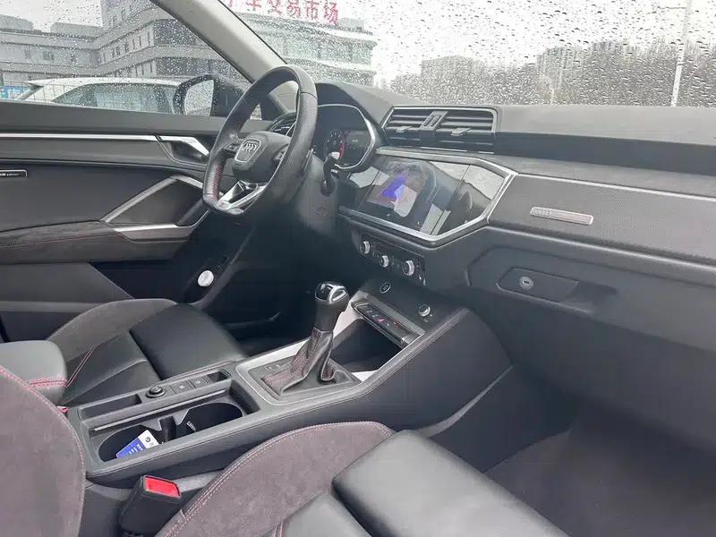 Audi Q3 Sportback 2022 40 TFSI RS Package (Sports Edition) — миниатюра 16