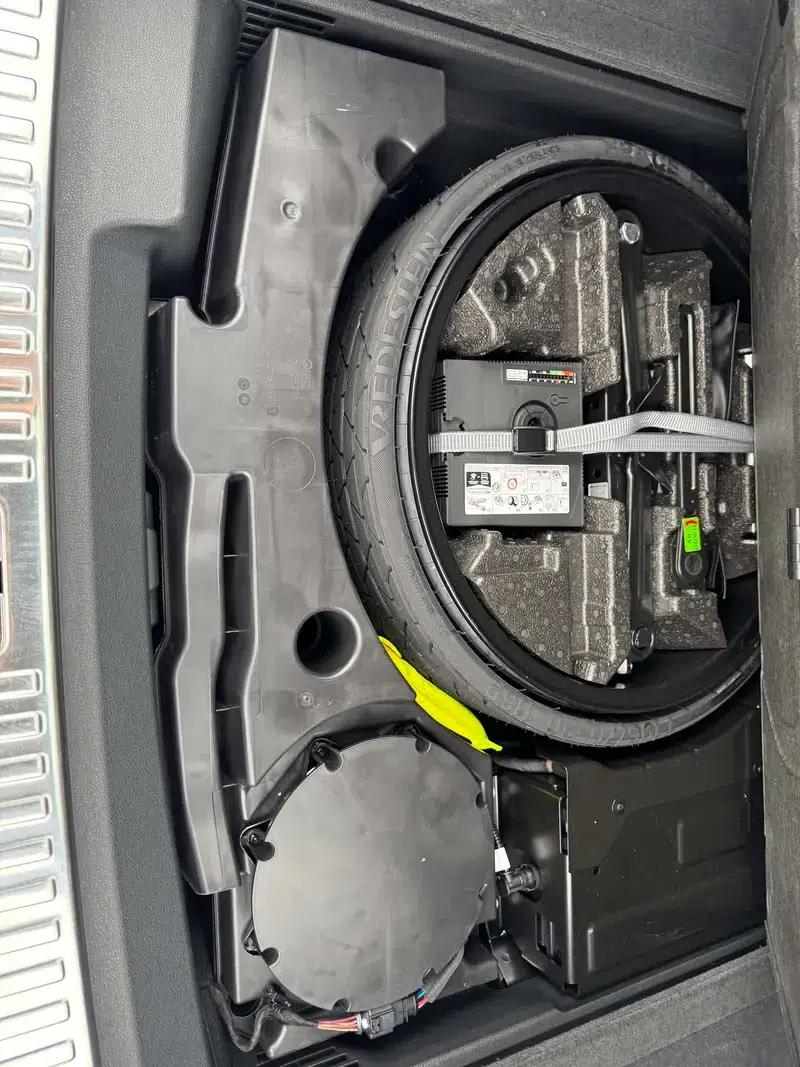 Audi Q8 2024 55 TFSI Luxury Dynamic — миниатюра 14