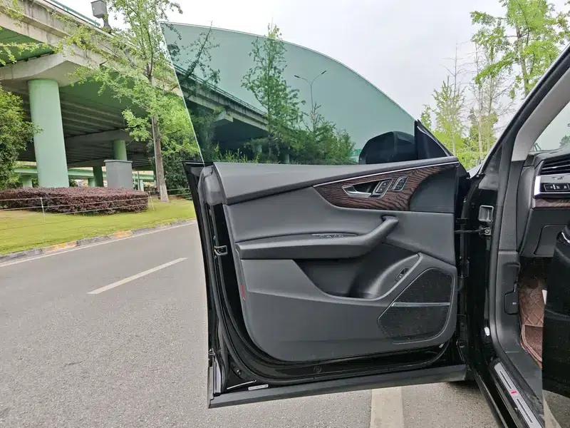 Audi Q8 2021 55 TFSI Premium Dynamic Edition — миниатюра 15