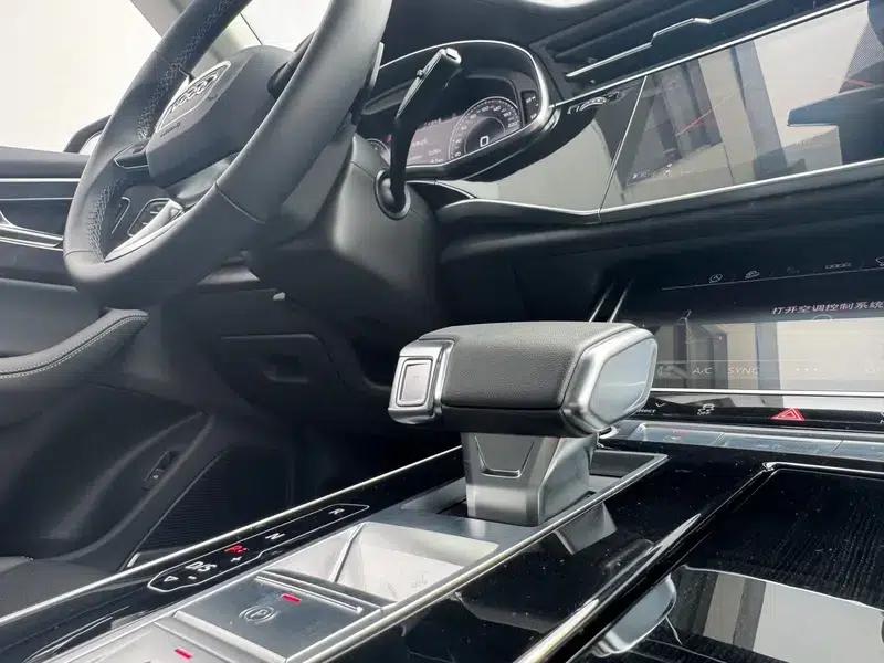 Audi Q8 2024 55 TFSI Luxury Dynamic — миниатюра 9