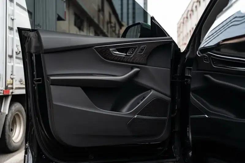 Audi Q8 2021 55 TFSI Luxury Dynamic — миниатюра 16