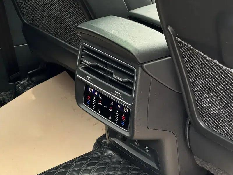 Audi Q8 2022 55 TFSI Premium Dynamic Edition — миниатюра 10