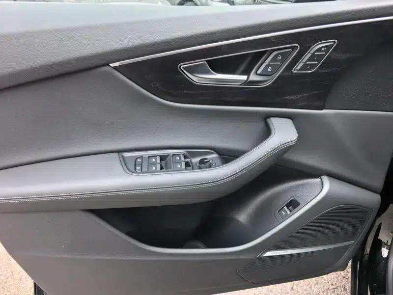 Audi Q8 2024 55 TFSI Luxury Dynamic — миниатюра 6