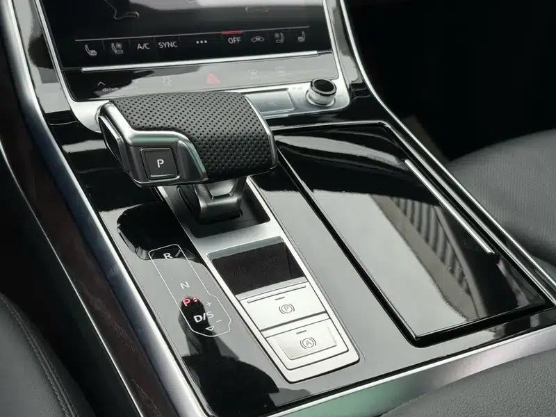 Audi Q8 2022 55 TFSI Luxury Dynamic — миниатюра 17