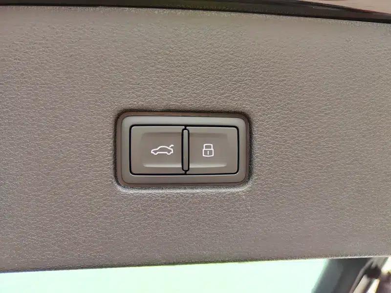 Audi Q8 2024 55 TFSI Luxury Dynamic — миниатюра 19