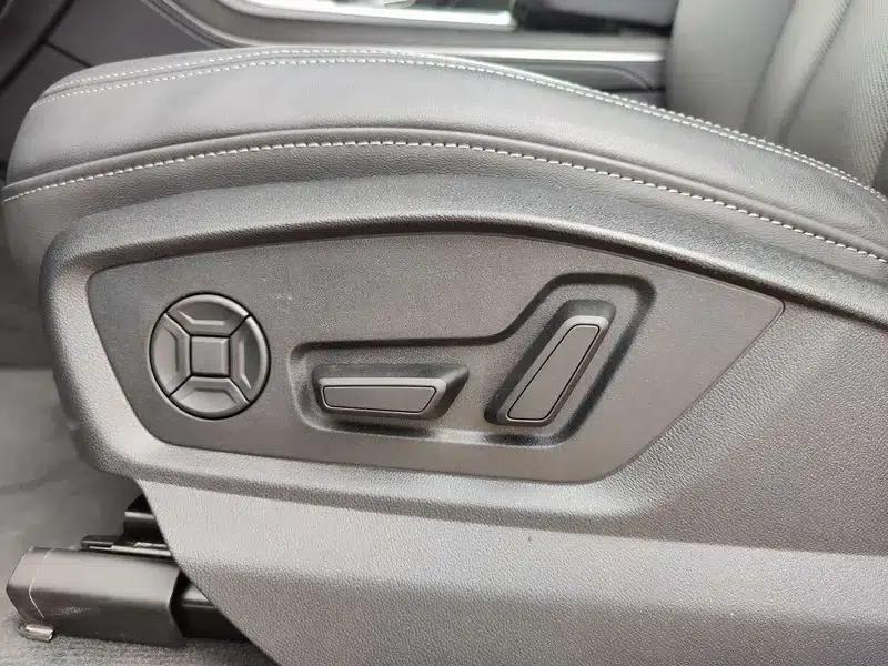 Audi Q8 2024 55 TFSI Luxury Dynamic — миниатюра 31