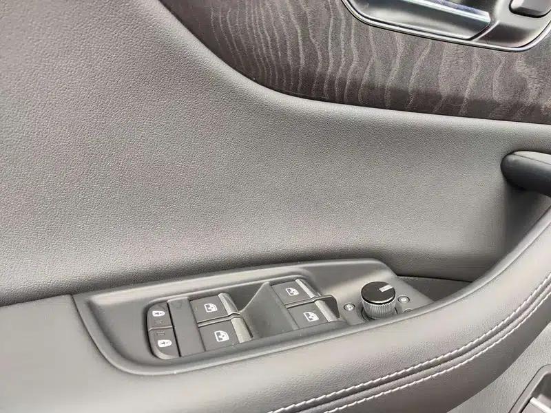 Audi Q8 2024 55 TFSI Luxury Dynamic — миниатюра 34