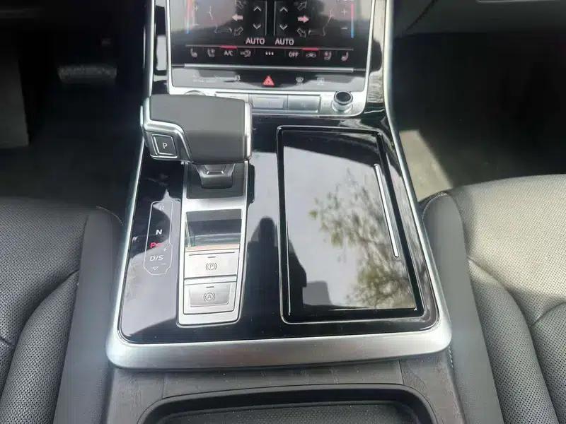 Audi Q8 2024 55 TFSI Luxury Dynamic — миниатюра 19