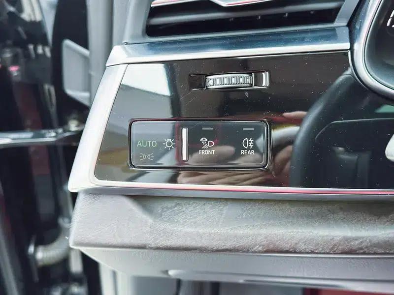 Audi Q8 2019 55 TFSI Luxury Dynamic — миниатюра 19