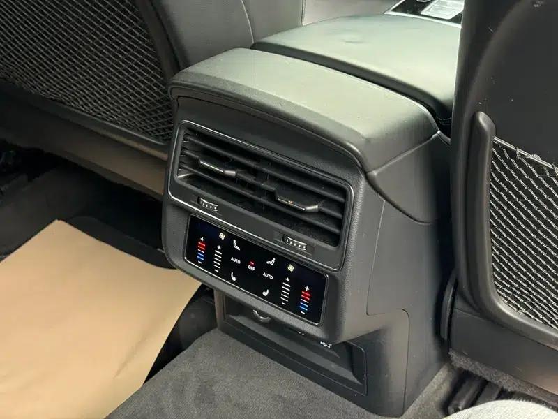 Audi Q8 2019 55 TFSI Supreme Limited Edition — миниатюра 12