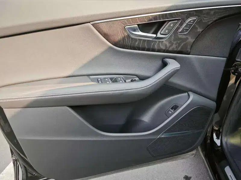 Audi Q8 2024 55 TFSI Luxury Dynamic — миниатюра 9