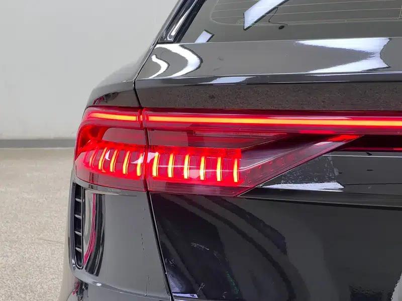 Audi Q8 2022 55 TFSI Luxury Dynamic — миниатюра 11