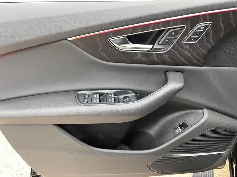 Audi Q8 2022 55 TFSI Luxury Dynamic — миниатюра 31
