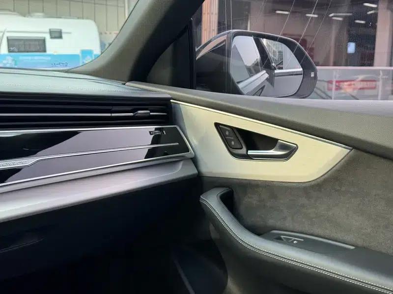 Audi Q8 2019 55 TFSI Dynamic Edition — миниатюра 10