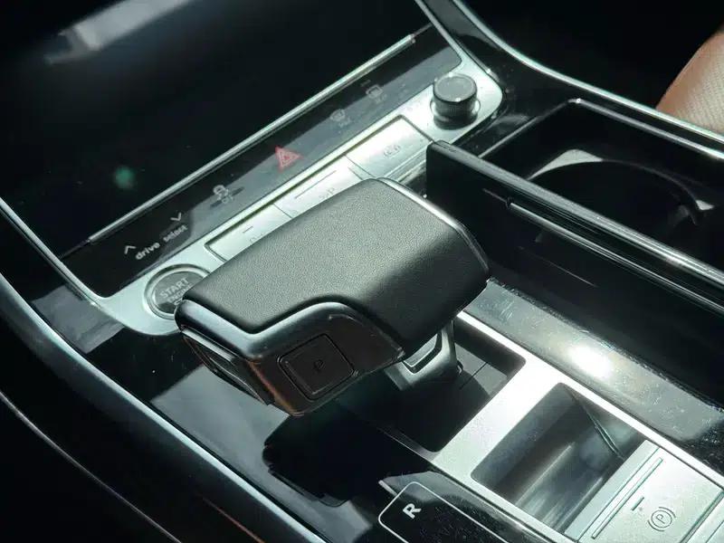 Audi Q8 2021 55 TFSI Luxury Dynamic — миниатюра 17