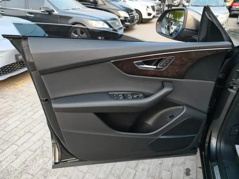 Audi Q8 2019 55 TFSI Luxury Dynamic — миниатюра 11