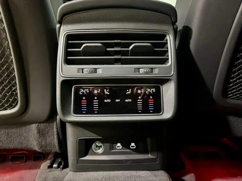 Audi Q8 2023 55 TFSI Luxury Dynamic — миниатюра 12