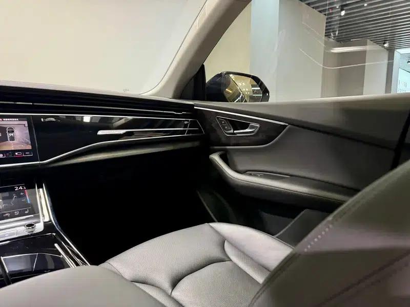 Audi Q8 2023 55 TFSI Luxury Dynamic — миниатюра 14