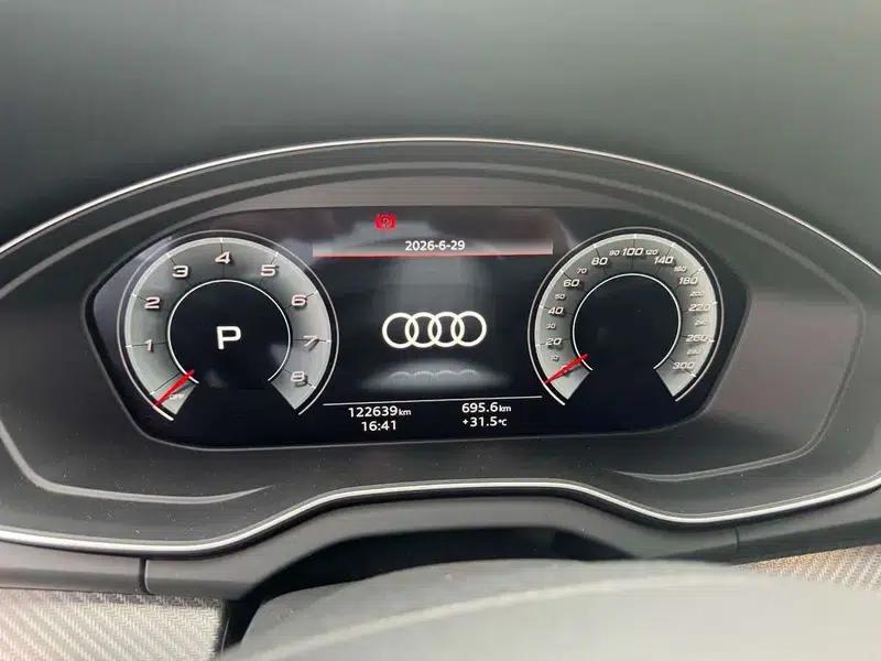 Audi Q5L Sportback 2021 40 TFSI Launch Special Edition — миниатюра 13