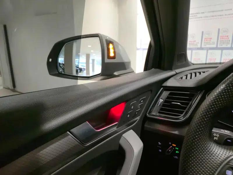 Audi Q5L Sportback 2021 45 TFSI Premium Edition — миниатюра 10