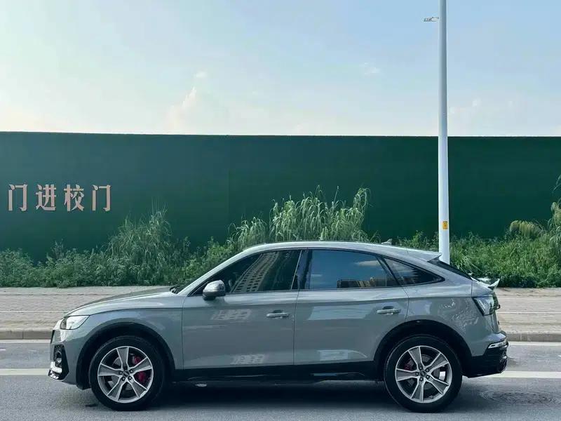 Audi Q5L Sportback 2023 40 TFSI Luxury — миниатюра 4