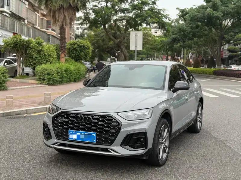Audi Q5L Sportback 2021 40 TFSI Fashion Edition — миниатюра 1