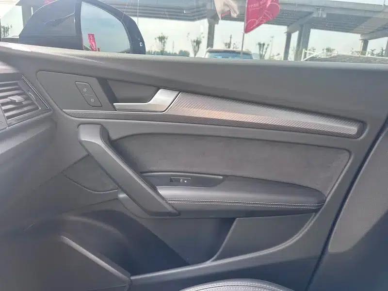 Audi Q5L Sportback 2022 Facelift 40 TFSI Luxury — миниатюра 21