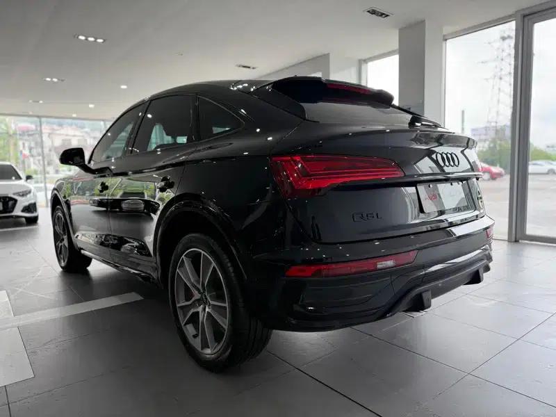 Audi Q5L Sportback 2023 40 TFSI Luxury — миниатюра 3