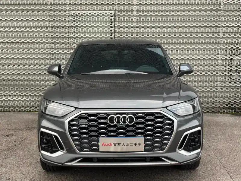 Audi Q5L Sportback 2022 Facelift 40 TFSI Luxury — миниатюра 2