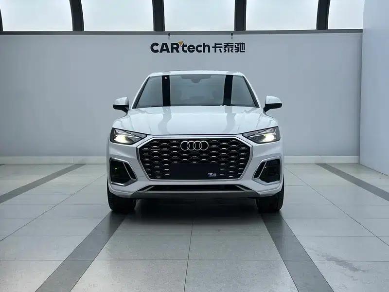 Audi Q5L Sportback 2022 Facelift 40 TFSI Luxury — миниатюра 2