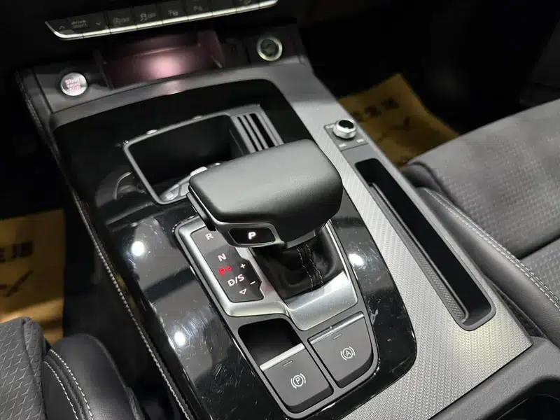 Audi Q5L Sportback 2022 Facelift 40 TFSI Luxury — миниатюра 11