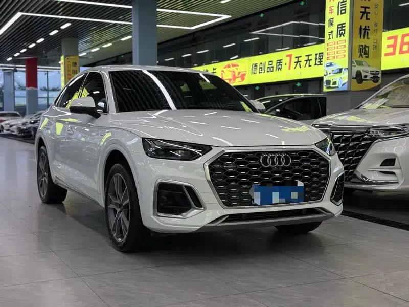 Audi Q5L Sportback 2022 Facelift 40 TFSI Luxury — миниатюра 3