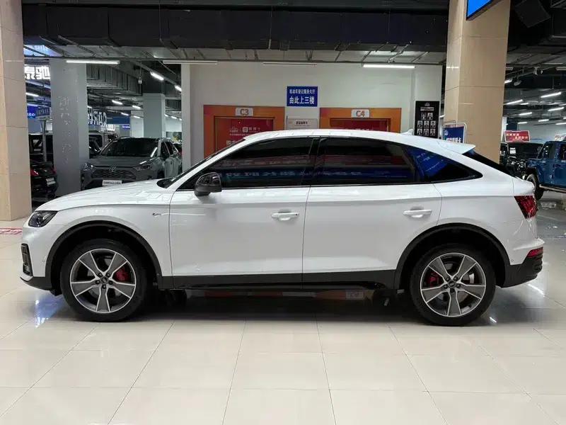 Audi Q5L Sportback 2024 40 TFSI Luxury — миниатюра 3