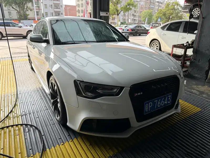 2010 Audi S5 3.0T Sportback — миниатюра 2